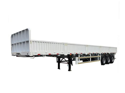 What details should be paid attention to when driving a wingspan semi-trailer?