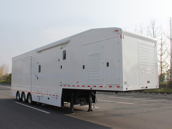 Medical semi-trailer