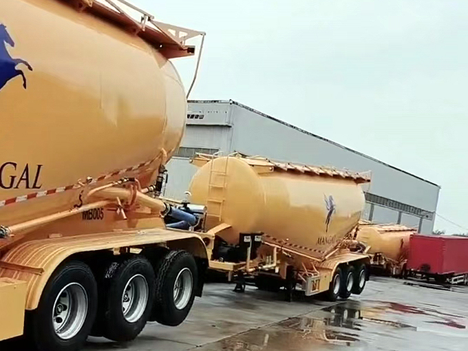 粉粒物料运输半挂车